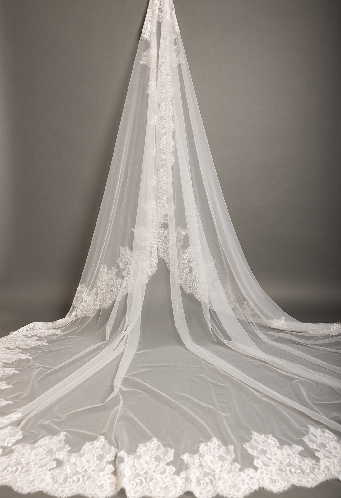 MANTILLA ROBERTA
